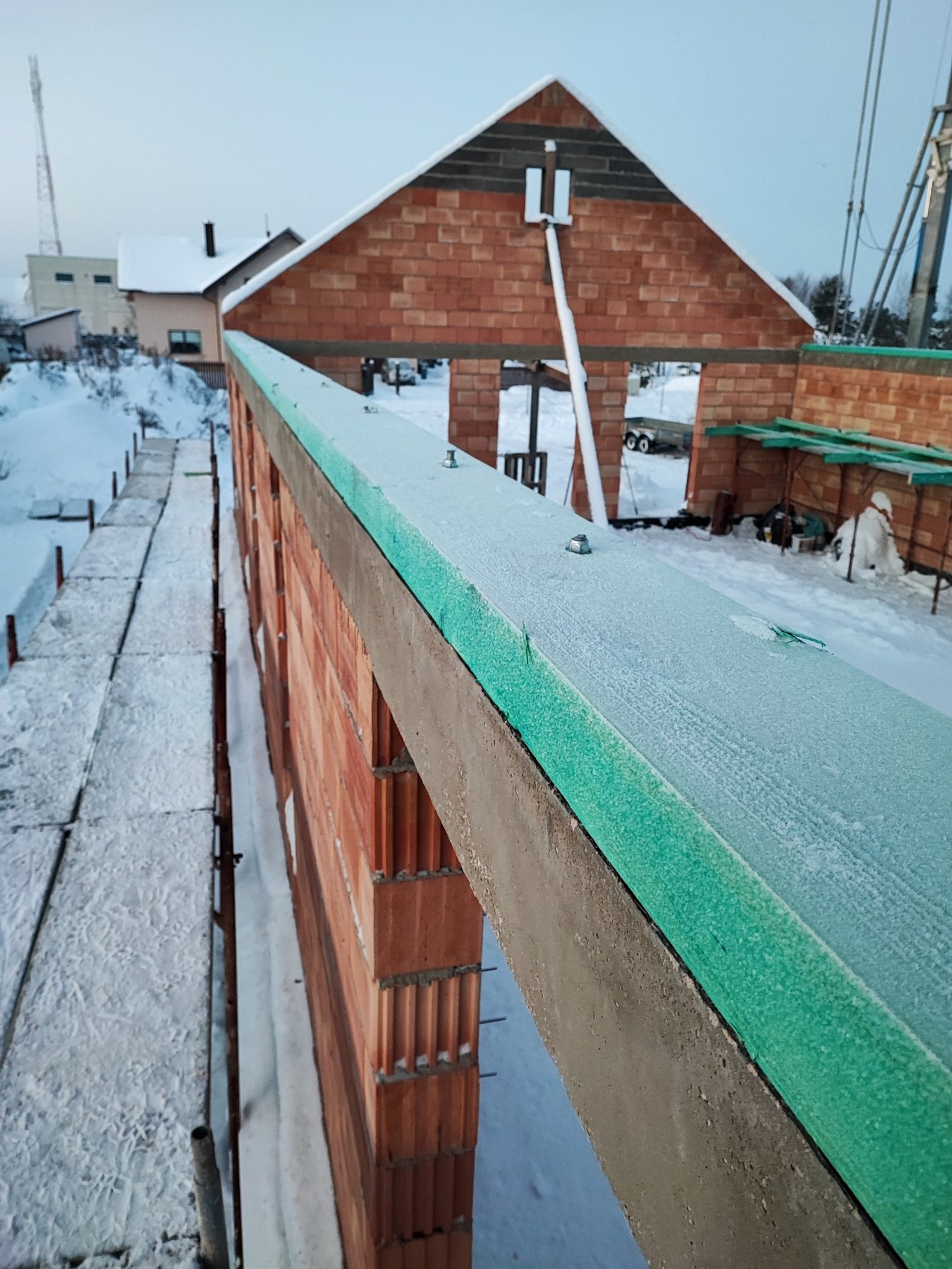Būvdarbi ziemas apstākļos ar sagatavotām konstrukcijām